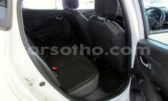 Buy Used Renault Clio White Car in Maseru in Maseru Buy Used Renault Clio White Car in Maseru in Maseru
