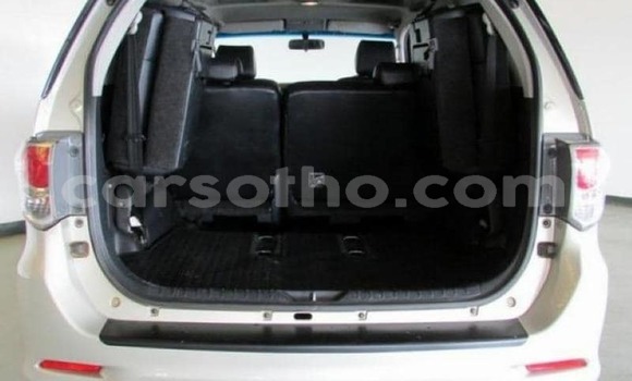 Sayi Na hannu Toyota Fortuner Silver Mota in Maseru a Maseru Sayi Na hannu Toyota Fortuner Silver Mota in Maseru a Maseru