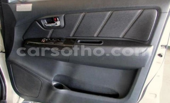 Sayi Na hannu Toyota Fortuner Silver Mota in Maseru a Maseru Sayi Na hannu Toyota Fortuner Silver Mota in Maseru a Maseru