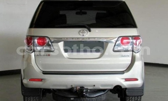 Sayi Na hannu Toyota Fortuner Silver Mota in Maseru a Maseru Sayi Na hannu Toyota Fortuner Silver Mota in Maseru a Maseru