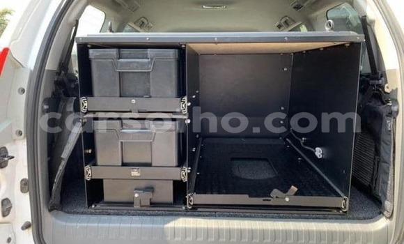 Acheter Occasion Voiture Toyota Land Cruiser Prado Blanc à Maseru, Maseru Acheter Occasion Voiture Toyota Land Cruiser Prado Blanc à Maseru, Maseru