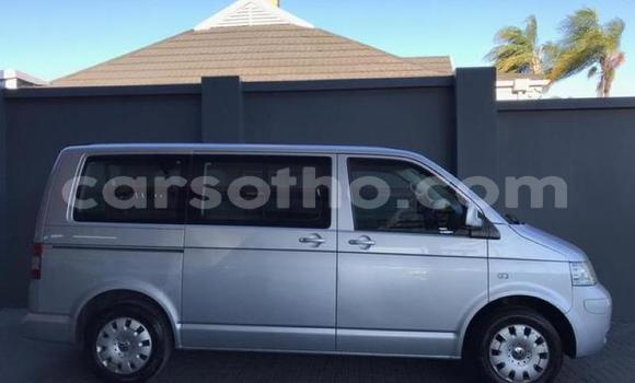Sayi Na hannu Volkswagen Caravelle Silver Mota in Maseru a Maseru Sayi Na hannu Volkswagen Caravelle Silver Mota in Maseru a Maseru