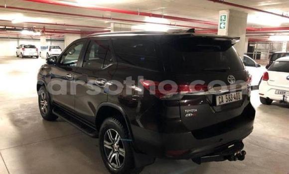 Sayi Na hannu Toyota Fortuner Black Mota in Maseru a Maseru Sayi Na hannu Toyota Fortuner Black Mota in Maseru a Maseru