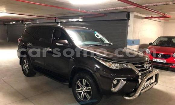 Sayi Na hannu Toyota Fortuner Black Mota in Maseru a Maseru Sayi Na hannu Toyota Fortuner Black Mota in Maseru a Maseru