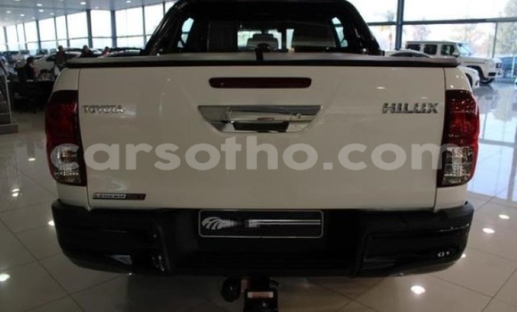 Buy Used Toyota Hilux White Car in Maputsoe in Leribe Buy Used Toyota Hilux White Car in Maputsoe in Leribe