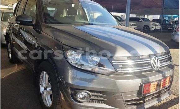 Buy Used Volkswagen Tiguan Black Car in Hlotse in Leribe Buy Used Volkswagen Tiguan Black Car in Hlotse in Leribe