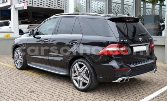 Acheter Occasion Voiture Mercedes-Benz ML–Class Noir à Hlotse, Leribe Acheter Occasion Voiture Mercedes-Benz ML–Class Noir à Hlotse, Leribe