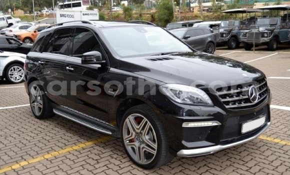 Acheter Occasion Voiture Mercedes-Benz ML–Class Noir à Hlotse, Leribe Acheter Occasion Voiture Mercedes-Benz ML–Class Noir à Hlotse, Leribe