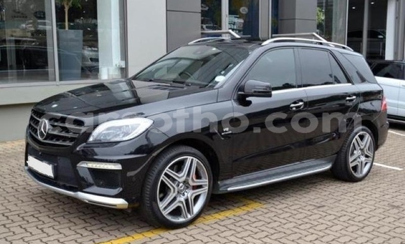 Acheter Occasion Voiture Mercedes-Benz ML–Class Noir à Hlotse, Leribe Acheter Occasion Voiture Mercedes-Benz ML–Class Noir à Hlotse, Leribe