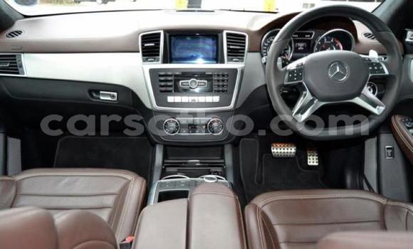 Acheter Occasion Voiture Mercedes-Benz ML–Class Noir à Hlotse, Leribe Acheter Occasion Voiture Mercedes-Benz ML–Class Noir à Hlotse, Leribe