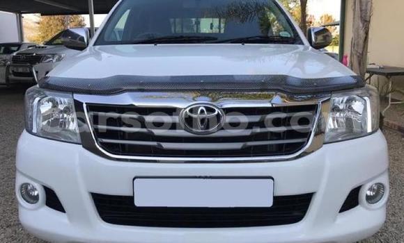 Acheter Occasion Voiture Toyota Hilux Blanc à Hlotse, Leribe Acheter Occasion Voiture Toyota Hilux Blanc à Hlotse, Leribe