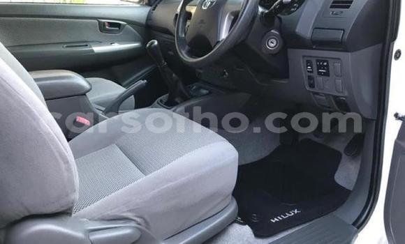 Acheter Occasion Voiture Toyota Hilux Blanc à Hlotse, Leribe Acheter Occasion Voiture Toyota Hilux Blanc à Hlotse, Leribe