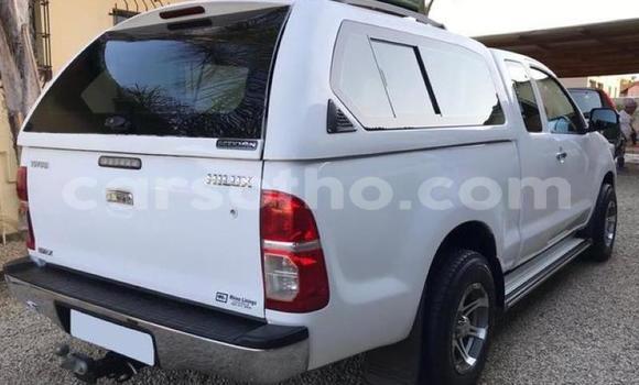 Acheter Occasion Voiture Toyota Hilux Blanc à Hlotse, Leribe Acheter Occasion Voiture Toyota Hilux Blanc à Hlotse, Leribe