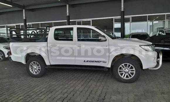 اشتري مستعمل Toyota Hilux White سيارة في Mohale's Hoek في Mohale's Hoek اشتري مستعمل Toyota Hilux White سيارة في Mohale's Hoek في Mohale's Hoek