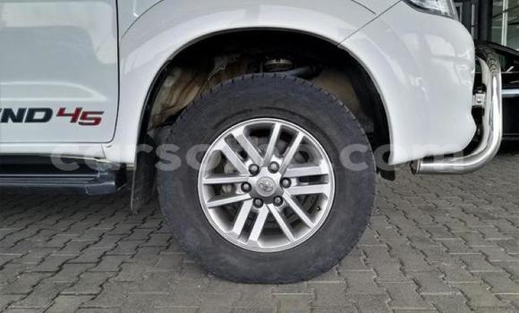 اشتري مستعمل Toyota Hilux White سيارة في Mohale's Hoek في Mohale's Hoek اشتري مستعمل Toyota Hilux White سيارة في Mohale's Hoek في Mohale's Hoek