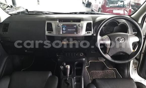 اشتري مستعمل Toyota Hilux White سيارة في Mohale's Hoek في Mohale's Hoek اشتري مستعمل Toyota Hilux White سيارة في Mohale's Hoek في Mohale's Hoek