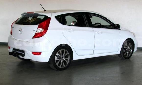 Sayi Na hannu Hyundai Accent White Mota in Maseru a Maseru Sayi Na hannu Hyundai Accent White Mota in Maseru a Maseru