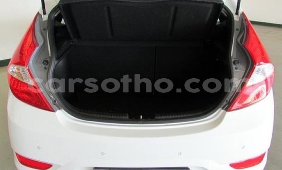 Sayi Na hannu Hyundai Accent White Mota in Maseru a Maseru Sayi Na hannu Hyundai Accent White Mota in Maseru a Maseru