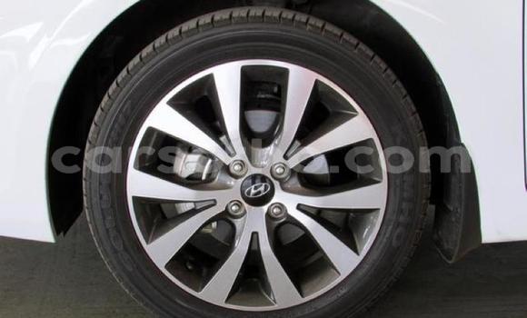 Sayi Na hannu Hyundai Accent White Mota in Maseru a Maseru Sayi Na hannu Hyundai Accent White Mota in Maseru a Maseru