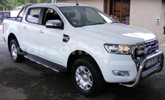 Sayi Na hannu Ford Ranger White Mota in Maseru a Maseru Sayi Na hannu Ford Ranger White Mota in Maseru a Maseru