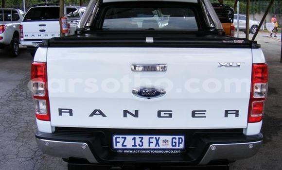 Sayi Na hannu Ford Ranger White Mota in Maseru a Maseru Sayi Na hannu Ford Ranger White Mota in Maseru a Maseru