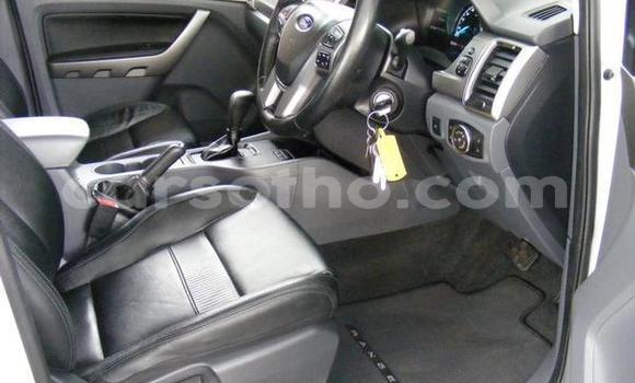 Sayi Na hannu Ford Ranger White Mota in Maseru a Maseru Sayi Na hannu Ford Ranger White Mota in Maseru a Maseru