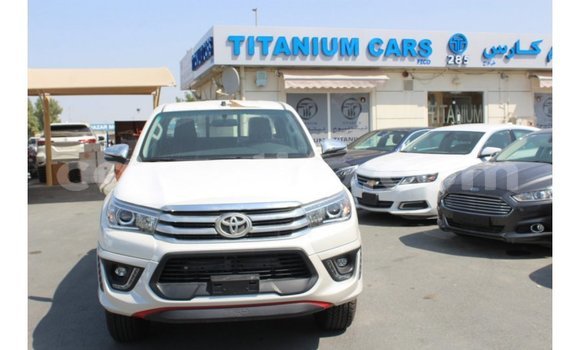 Sayi Imported Toyota Hilux White Mota in Import - Dubai a Maseru Sayi Imported Toyota Hilux White Mota in Import - Dubai a Maseru