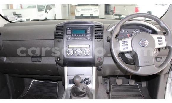 Sayi Na hannu Nissan Pathfinder Silver Mota in Maseru a Maseru Sayi Na hannu Nissan Pathfinder Silver Mota in Maseru a Maseru