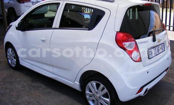 Sayi Na hannu Chevrolet Spark White Mota in Maseru a Maseru Sayi Na hannu Chevrolet Spark White Mota in Maseru a Maseru