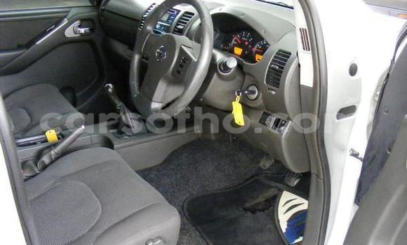 Sayi Na hannu Nissan Navara Silver Mota in Maseru a Maseru Sayi Na hannu Nissan Navara Silver Mota in Maseru a Maseru