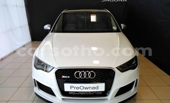 Sayi Na hannu Audi RS3 White Mota in Maseru a Maseru Sayi Na hannu Audi RS3 White Mota in Maseru a Maseru