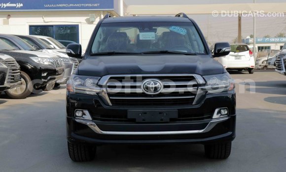 Sayi Imported Toyota Land Cruiser Black Mota in Import - Dubai a Maseru Sayi Imported Toyota Land Cruiser Black Mota in Import - Dubai a Maseru