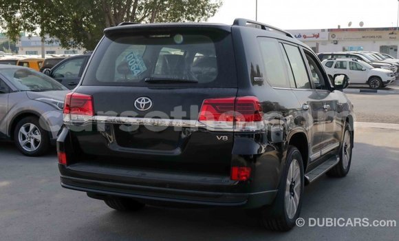 Sayi Imported Toyota Land Cruiser Black Mota in Import - Dubai a Maseru Sayi Imported Toyota Land Cruiser Black Mota in Import - Dubai a Maseru