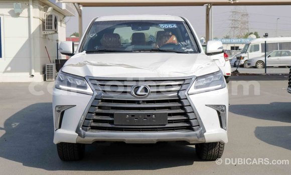 Acheter Import Voiture Lexus LX Blanc à Import - Dubai, Maseru Acheter Import Voiture Lexus LX Blanc à Import - Dubai, Maseru