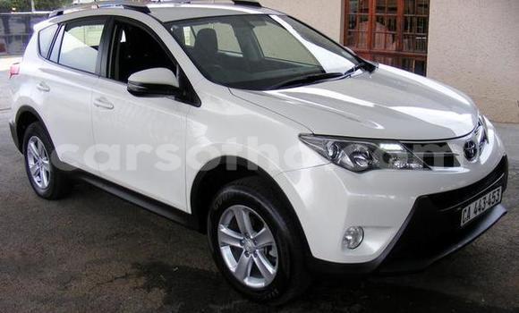 Acheter Occasion Voiture Toyota RAV4 Blanc à Maseru, Maseru Acheter Occasion Voiture Toyota RAV4 Blanc à Maseru, Maseru