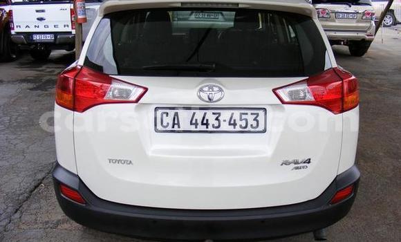 Acheter Occasion Voiture Toyota RAV4 Blanc à Maseru, Maseru Acheter Occasion Voiture Toyota RAV4 Blanc à Maseru, Maseru
