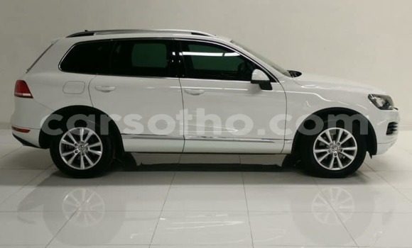 Sayi Na hannu Volkswagen Tiguan White Mota in Maseru a Maseru Sayi Na hannu Volkswagen Tiguan White Mota in Maseru a Maseru