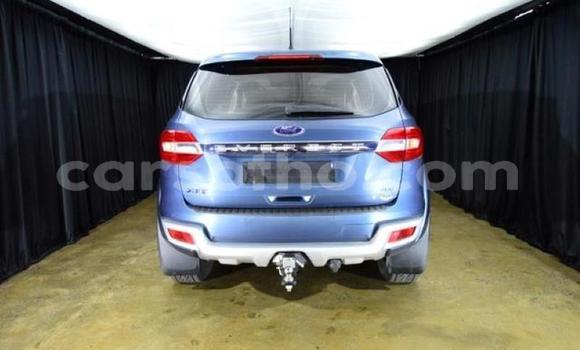 Sayi Na hannu Ford Everest Blue Mota in Butha Buthe a Butha-Buthe Sayi Na hannu Ford Everest Blue Mota in Butha Buthe a Butha-Buthe