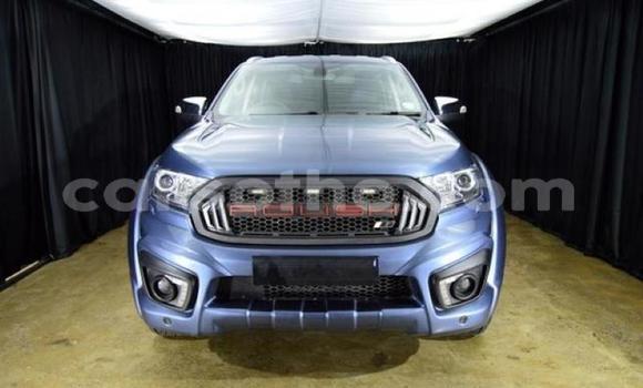 Sayi Na hannu Ford Everest Blue Mota in Butha Buthe a Butha-Buthe Sayi Na hannu Ford Everest Blue Mota in Butha Buthe a Butha-Buthe