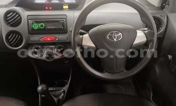 Sayi Na hannu Toyota Etios Red Mota in Maseru a Maseru Sayi Na hannu Toyota Etios Red Mota in Maseru a Maseru