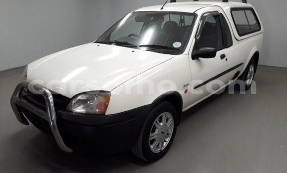 Sayi Na hannu Ford B-MAX White Mota in Maseru a Maseru Sayi Na hannu Ford B-MAX White Mota in Maseru a Maseru