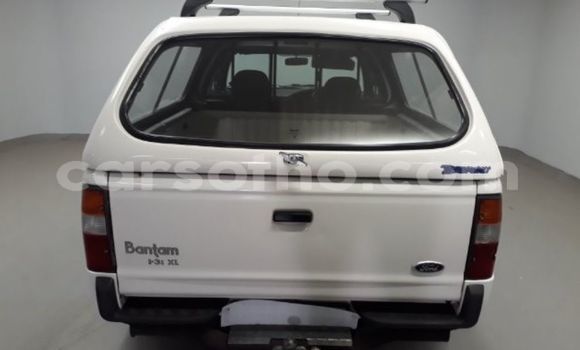 Sayi Na hannu Ford B-MAX White Mota in Maseru a Maseru Sayi Na hannu Ford B-MAX White Mota in Maseru a Maseru