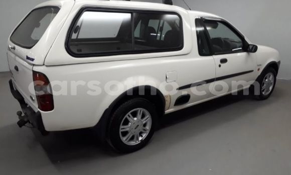 Sayi Na hannu Ford B-MAX White Mota in Maseru a Maseru Sayi Na hannu Ford B-MAX White Mota in Maseru a Maseru