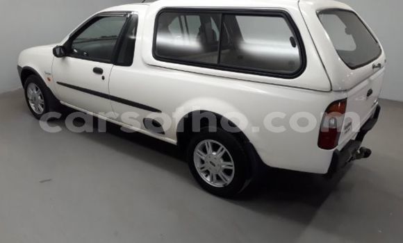 Sayi Na hannu Ford B-MAX White Mota in Maseru a Maseru Sayi Na hannu Ford B-MAX White Mota in Maseru a Maseru