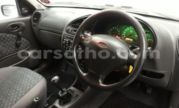 Sayi Na hannu Ford B-MAX White Mota in Maseru a Maseru Sayi Na hannu Ford B-MAX White Mota in Maseru a Maseru