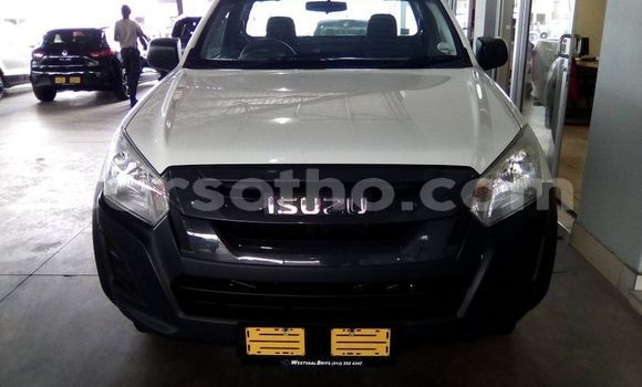 Buy Used Isuzu KB White Car in Hlotse in Leribe Buy Used Isuzu KB White Car in Hlotse in Leribe