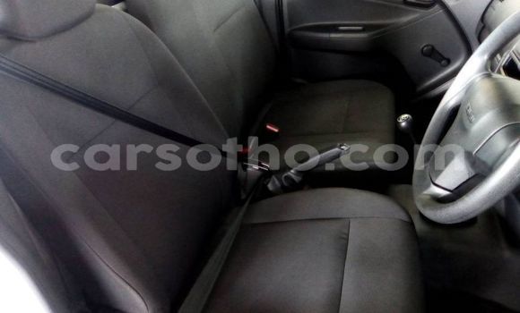 Buy Used Isuzu KB White Car in Hlotse in Leribe Buy Used Isuzu KB White Car in Hlotse in Leribe