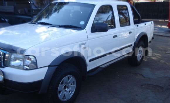 Sayi Na hannu Ford Ranger White Mota in Butha Buthe a Butha-Buthe Sayi Na hannu Ford Ranger White Mota in Butha Buthe a Butha-Buthe