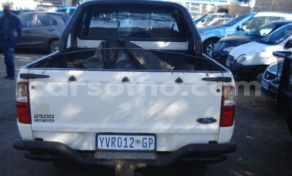 Sayi Na hannu Ford Ranger White Mota in Butha Buthe a Butha-Buthe Sayi Na hannu Ford Ranger White Mota in Butha Buthe a Butha-Buthe