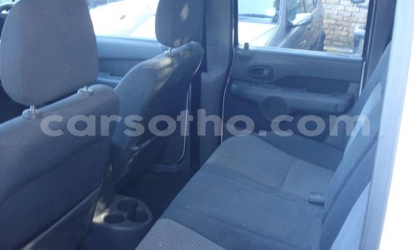 Sayi Na hannu Ford Ranger White Mota in Butha Buthe a Butha-Buthe Sayi Na hannu Ford Ranger White Mota in Butha Buthe a Butha-Buthe